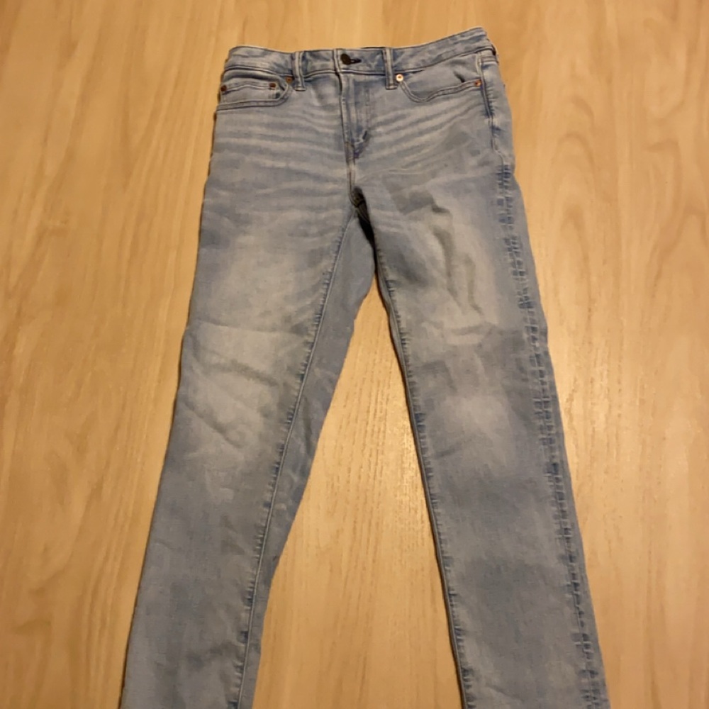 American Eagle Outfitters Pale Wash Skinny Jeans